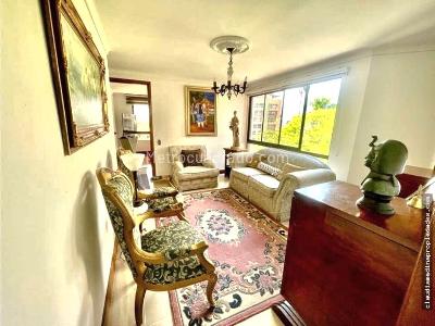 Apartamento en arriendo en Lalinde, Medellín · foto 11 de 12