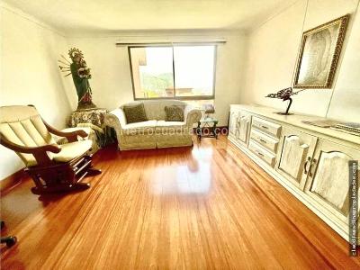 Apartamento en arriendo en Lalinde, Medellín · foto 3 de 12