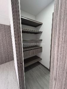 Apartamento de 3 alcobas en arriendo en La Asomadera 2, Medellín, 73 m² · foto 10 de 14