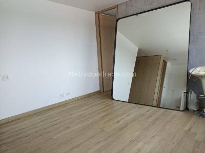 Apartaestudio en arriendo en El Tesoro, Medellín, 59 m² · foto 4 de 13