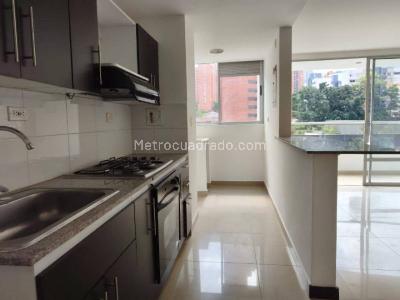 Apartaestudio en arriendo en Los Balsos Ii, Medellín, 56 m² · foto 4 de 14