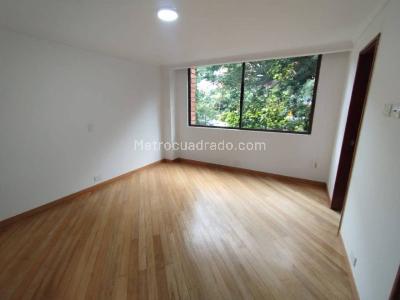 Apartamento de 3 alcobas en arriendo en El Castillo, Medellín, 210 m² · foto 11 de 20
