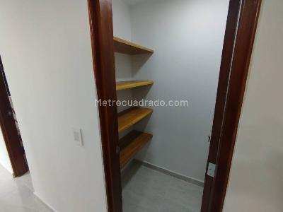 Apartamento de 3 alcobas en arriendo en El Castillo, Medellín, 210 m² · foto 18 de 20
