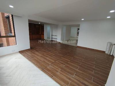 Apartamento de 3 alcobas en arriendo en El Castillo, Medellín, 210 m² · foto 3 de 20