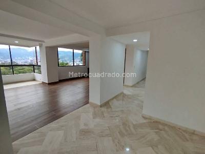 Apartamento de 3 alcobas en arriendo en El Castillo, Medellín, 210 m² · foto 7 de 20
