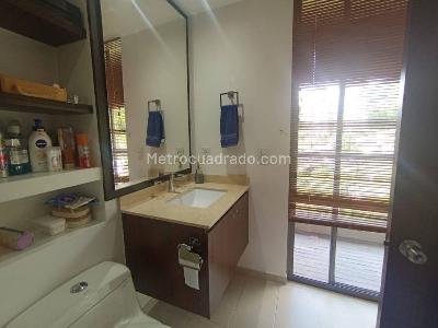 Apartaestudio en arriendo en El Tesoro, Medellín, 105 m² · foto 11 de 16