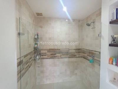 Apartaestudio en arriendo en El Tesoro, Medellín, 105 m² · foto 13 de 16