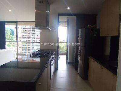 Apartaestudio en arriendo en El Tesoro, Medellín, 105 m² · foto 5 de 16