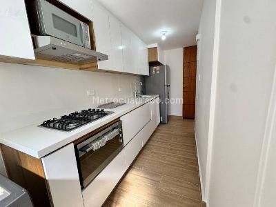 Apartamento de 3 alcobas en arriendo en La Aguacatala, Medellín, 87 m² · foto 4 de 17