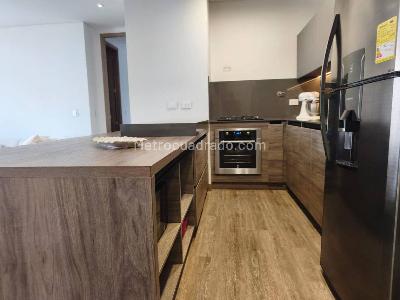Apartamento de 2 alcobas en arriendo en Los Balsos N, Medellín, 95 m² · foto 3 de 15