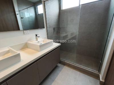 Apartamento de 2 alcobas en arriendo en Los Balsos N, Medellín, 95 m² · foto 11 de 17