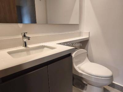 Apartamento de 2 alcobas en arriendo en Los Balsos N, Medellín, 95 m² · foto 13 de 17