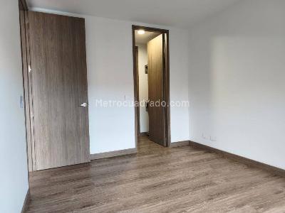 Apartamento de 2 alcobas en arriendo en Los Balsos N, Medellín, 95 m² · foto 8 de 17