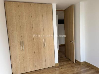 Apartamento de 3 alcobas en arriendo en Altos Del Poblado, Medellín, 100 m² · foto 11 de 18