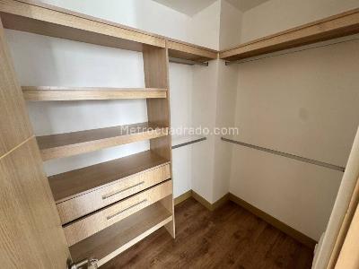 Apartamento de 3 alcobas en arriendo en Altos Del Poblado, Medellín, 100 m² · foto 13 de 18