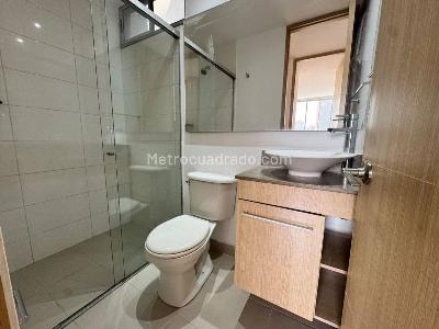Apartamento de 3 alcobas en arriendo en Altos Del Poblado, Medellín, 100 m² · foto 15 de 18