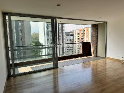 Apartamento de 3 alcobas en arriendo en Altos Del Poblado, Medellín, 100 m² · foto 2 de 18