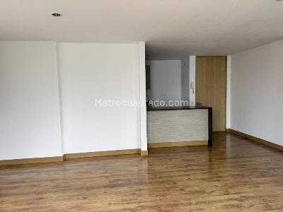 Apartamento de 3 alcobas en arriendo en Altos Del Poblado, Medellín, 100 m² · foto 3 de 18