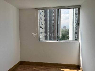 Apartamento de 3 alcobas en arriendo en Altos Del Poblado, Medellín, 100 m² · foto 8 de 18