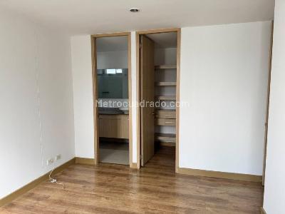 Apartamento de 3 alcobas en arriendo en Altos Del Poblado, Medellín, 100 m² · foto 9 de 18