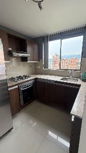 Apartamento de 2 alcobas en arriendo en Los Balsos N, Medellín, 87 m² · foto 2 de 15