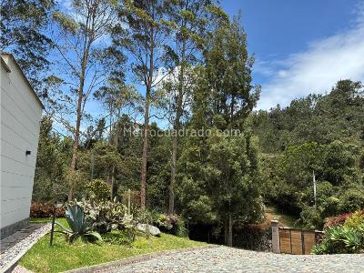 Casa de 5 alcobas en venta en Loma Escobero, Envigado, 700 m² · foto 1 de 15