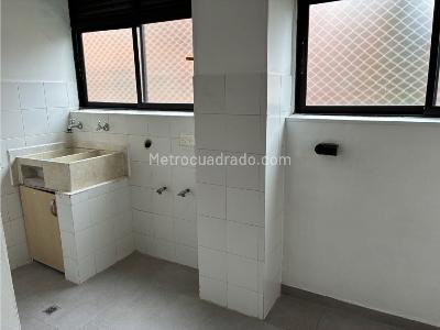 Apartamento de 3 alcobas en venta en El Poblado, Medellín, 140 m² · foto 5 de 13