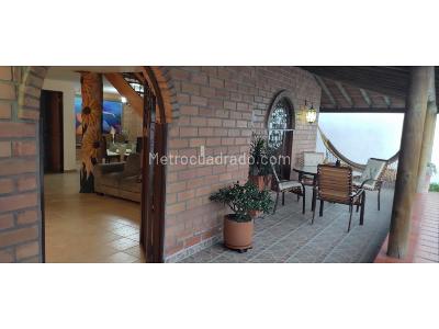 Casa de 5 alcobas en venta en San Joaquin, Rionegro, 300 m² · foto 3 de 11