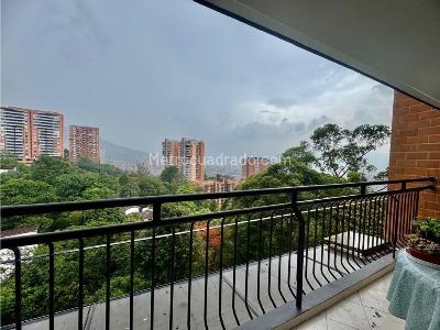 Apartamento de 3 alcobas en venta en Loma Escobero, Envigado, 124 m² · foto 3 de 14