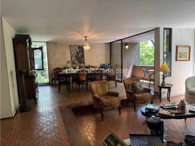 Apartamento de 3 alcobas en venta en La Aguacatala, Medellín, 188 m² · foto 3 de 14