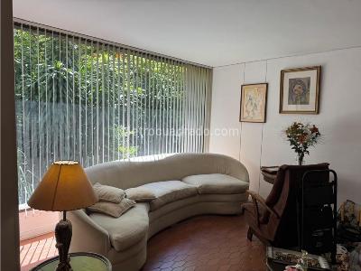 Apartamento de 3 alcobas en venta en La Aguacatala, Medellín, 188 m² · foto 4 de 14