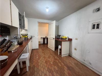 Apartamento de 3 alcobas en venta en La Aguacatala, Medellín, 188 m² · foto 8 de 14