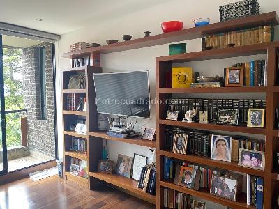 Apartamento de 3 alcobas en venta en Los Rosales, Bogotá, 230 m² · foto 13 de 16