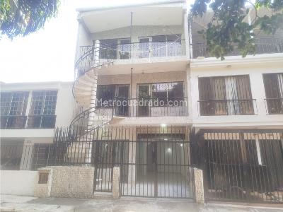 Casa de 5 alcobas en venta en Ciudad 2000, Cali, 350 m² · foto 3 de 20