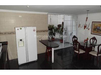 Casa de 3 alcobas en venta en Ciudad 2000, Cali, 250 m² · foto 3 de 19