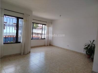 Casa de 5 alcobas en venta en Las Ceiba, Cali, 147 m² · foto 10 de 20