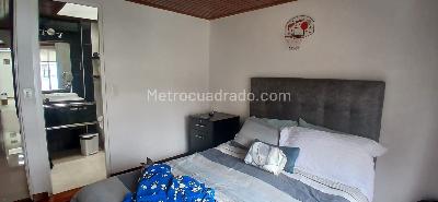 Apartamento de 3 alcobas en venta en Cedritos Acacias, Bogotá, 81 m² · foto 12 de 20