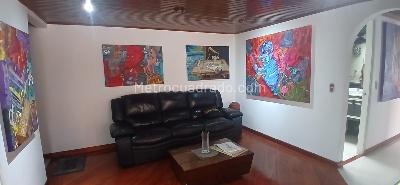 Apartamento de 3 alcobas en venta en Cedritos Acacias, Bogotá, 81 m² · foto 3 de 20