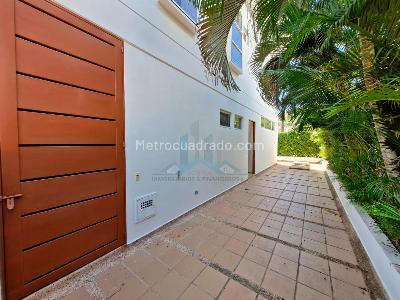 Casa de 4 alcobas en venta en Ub Balcones De Casaloma, Girardot, 275 m² · foto 15 de 20