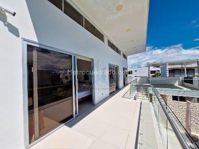Casa de 4 alcobas en venta en Ub Balcones De Casaloma, Girardot, 275 m² · foto 17 de 20