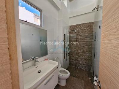 Casa de 4 alcobas en venta en Ub Balcones De Casaloma, Girardot, 275 m² · foto 2 de 20