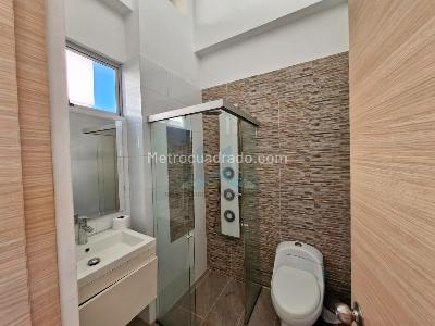 Casa de 4 alcobas en venta en Ub Balcones De Casaloma, Girardot, 275 m² · foto 4 de 20