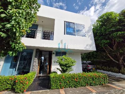 Casa de 3 alcobas en venta en Ub Balcones De Casaloma, Girardot, 270 m² · foto 2 de 20