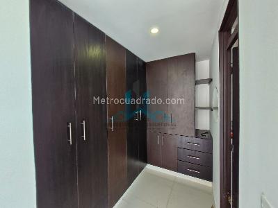 Casa de 5 alcobas en venta en Cr Remansos Del Penon, Girardot, 233 m² · foto 8 de 20