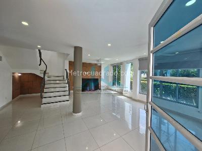 Casa de 5 alcobas en venta en Cr Remansos Del Penon, Girardot, 233 m² · foto 5 de 20