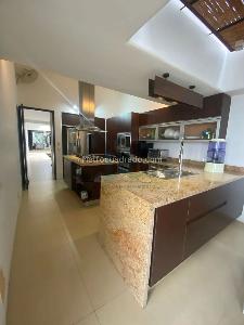 Casa de 4 alcobas en venta en Santander, Girardot, 300 m² · foto 5 de 20