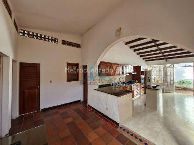 Casa de 2 alcobas en venta en Santander, Girardot, 400 m² · foto 2 de 15