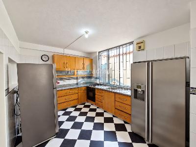 Casa de 4 alcobas en venta en Br Rosablanca, Girardot, 220 m² · foto 8 de 18