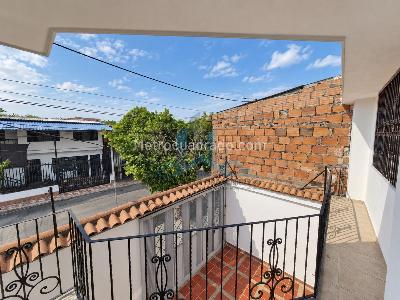 Casa de 4 alcobas en venta en Br Rosablanca, Girardot, 220 m² · foto 4 de 18