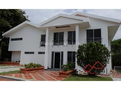 Casa de 4 alcobas en venta en Portal Campestre, Ibagué, 700 m² · foto 2 de 16